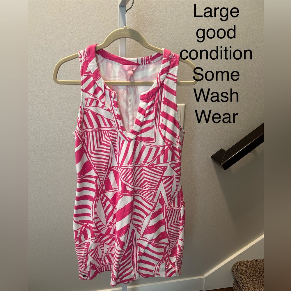 Lilly Pulitzer large dress pink
Good condition some wash wear